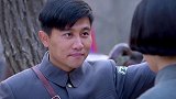 美女护士和代表聊的火热，豹子团长见了生闷气，直勾勾盯着两人！