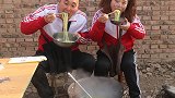 搞笑童年：小时候妈妈不在家，姐姐给我做面条吃，真是太好吃了