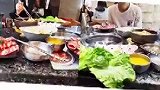 爱就是在一起吃很多很多顿饭！