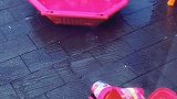 诶呀！脚下太滑……