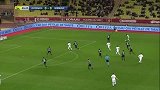 第2分钟摩纳哥球员法尔考射门