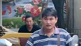 大衣哥换了新三轮车，坐在上面久久都不愿意离开，开心的像个小孩