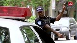 国外恶搞：当警察变成小偷，谁来制裁他们！