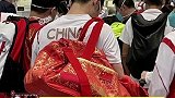 许昕的喜庆背包来参加全运会了 这个红色背包太亲切了，还是那个熟悉的感觉～娱乐评论大赏