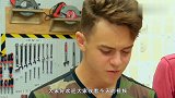 老外作死挑战世界最牛“小强胶水”，瞬间五体投地，爬都爬不起来