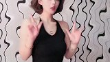 穿搭包臀裙提升整个人的气质也是相当到位的，让美女展现魅力身材