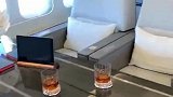 第一次来老板的私人飞机上，感觉就像在西餐厅一样，档次太高了！