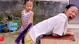 向往的童趣：妹妹打姐姐
