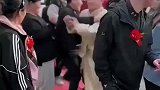 只知道舅舅不到不开席