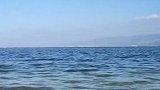 碧海蓝天，一湖清水。
