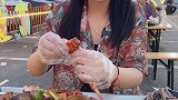 坐在露天大排档下，吃一米长的大肉串，真的太爽了美食创作人 美食推荐官 美食