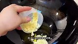 简单的素菜比肉还好吃，土豆软糯豆角入味，做法简单超级下饭