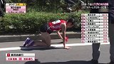 心疼!19岁女孩接力赛途中骨折 爬250米完成交棒双膝鲜血直流