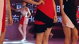 模特们的站姿一定是经过严格训练的吧