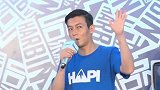 陈冠希晒女儿近照 Alaia双手托腮眼睛挤成一条缝