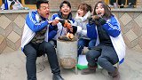 老师带同学们吃烤红薯，二浪着急偷吃，没想一口下去是生的红薯！