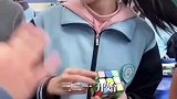 女孩12秒复原魔方，更牛的是3岁就破世界纪录！