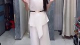 这套衣服好看吗？纠结要不要带回去
