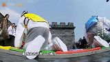 周深沙溢“绑架”沈南，深深这“美人鱼”姿势真妖娆