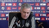 英超-1718赛季-过往战绩不佳成替罪羊？穆帅暗讽阵容太差-专题
