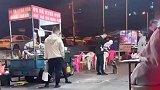 网友偶遇单身狗求爱，代入感很强，我已经脑补出了一整个故事