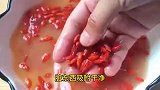 枸杞用白醋泡一泡,90岁老奶奶的土方子,真是太厉害咯