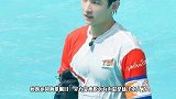 杨洋最新路透照曝光，泳池中大秀好身材，肩膀宽阔胸肌瞩目