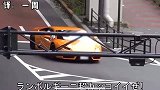 日本警察骑自行车追兰博基尼，你敢违反交规？我定追你到天涯海角