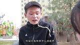 小伙卖辣条，先是低价回收然后高价卖出，真是太逗了