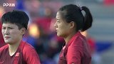 中国女足赛前拉伸训练 “九球天后”王珊珊成镜头焦点