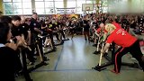 综合-17年-这还是我认识的棒球棍吗！德国硬汉脚把脚教你玩出吉尼斯纪录-专题