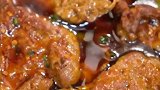 金灿灿的无骨鸡爪，吃起来太香了