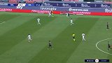 第33分钟AC米兰球员拉斐尔·莱昂射门 - 被扑