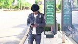 陈翔六点半：捡到一只手机后，小伙就此破产了！