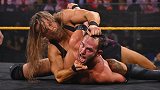 NXT第599期：恩怨清算！斯特朗对决邓恩 比赛强度惊人