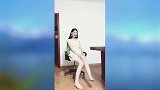 白丝如淑女般温柔，比黑丝来的更小女人