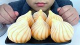 吃冰达人！吃冰达人吃芝士奶酪包子冰，听沙沙沙的声音！
