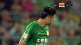 第65分钟北京中赫国安球员张玉宁(U23)射门
