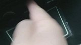 开车千万不要犯这个错误，小心手机提前报废乐趣。