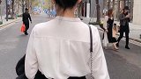 叫我阿姨的小伙子，这个是我女儿，你应该叫我什么给我投个票吧