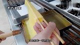 日本大厨高超的煎蛋艺术，再看看中国大厨的手艺，果然还是有差距
