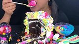 美女试吃甜点彩虹独角兽蛋糕