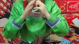 蒙古大姐吃风干牛肉条，嘎嘎劲道，越嚼越香，大口吞咽真过瘾！