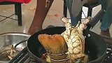 这才是有钱人家吃的食物，眼前的这大龙虾，我在家都没有吃过！