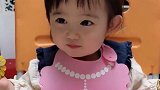 小萝莉吃玉米吃面条，这小嘴吸面条，太萌了