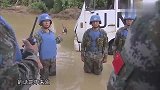 在非洲运输油料，车陷入泥泞中，中国维和官兵如何应对？