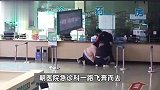 像一道光！6岁男童高烧当场晕厥倒地，药房小伙抱起飞奔急救