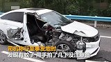 【贵州】男子高速开车拍蚊子 轿车失控撞护栏旋转180