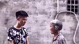 搞笑奶奶：二孙子想吃馅饼，奶奶使诡计套路对方，被结果逗乐