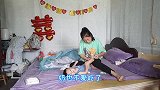 妈妈跟婆婆下地栽红薯，因种植方法不同两亲家母口舌相争，难搞哦